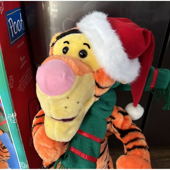 Disney Telco Motion-ette Winnie The Pooh (Tigger) Christmas Animated Display🍯🎄 - Picture 2 of 5